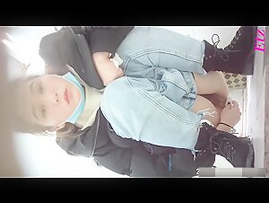 商场女厕全景偷拍几位美少妇的极品美鲍鱼