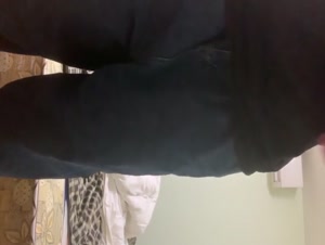 推特约炮大神泰迪百人斩 系列 约了两个在附近工厂的打工少妇回公寓啪啪其中一个深喉