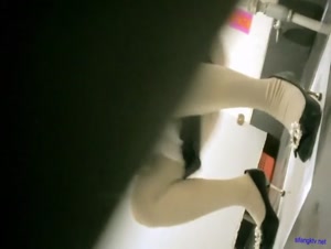 写字楼女厕偷拍肉丝高跟美女 杂毛肥鲍鱼细细的逼缝