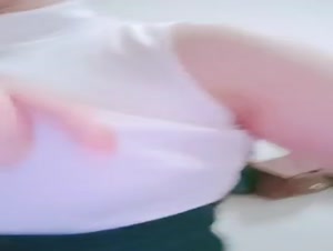 骚逼姐姐 趁弟弟还在睡觉，掀开被子舔屌 大屁股骑在身上大屁股猛坐