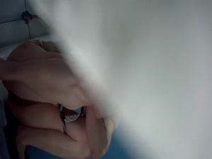 单位女厕全景偷拍美女御姐的极品小黑鲍