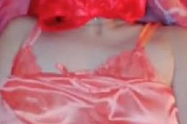 乱伦熟女妈妈 这是我最性感最漂亮的妈妈 妈妈 儿子进去了 嗯 要进去了 舒服 嗯 妈妈扶着儿子的鸡吧指引他进老家