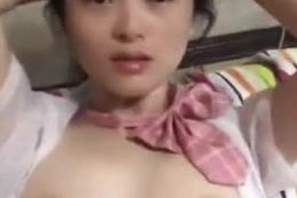 漂亮黑丝人妻 叫爸爸 爸爸 叫爸爸干什么 干我 干小母狗 被无套猛怼 表情很享受 最后口爆 恶心吐了