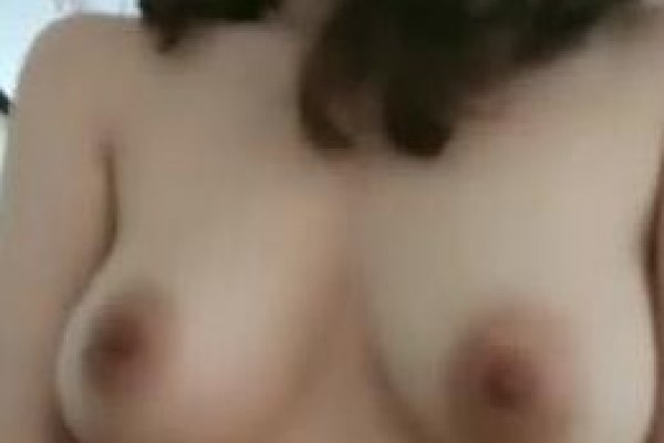 漂亮美女上位啪啪 啊真爽 那是你鸡吧硬 这妹子身材颜值都可以啊 大奶子 逼毛浓密