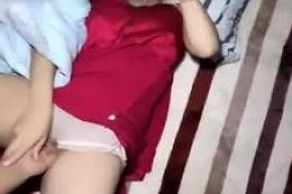 The ghost father of Cape Community, the god-level incest between father and daughter, gave aphrodisiacs and fucked the white tiger without a condom, and the daughter was so happy that she couldn't stop               