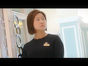 大型商场女厕偷拍 高档家俬销售美女肥臀黑鲍鱼