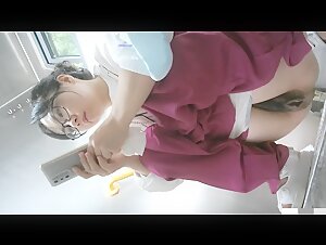 2023-4月最新流出国内厕拍大神潜入师范学院附近公厕❤️正面全景露脸偷拍眼镜妹外表清纯看下面貌似经历过不少实战