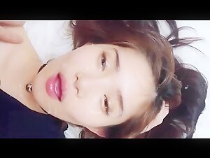 漂亮巨乳女友 被弯吊男友各种姿势无套爆操 奶子哗哗 射了满满一脸 真能射