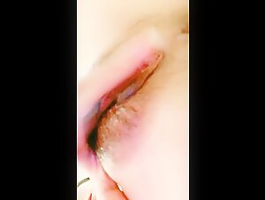 漂亮美女 啊啊 不行了 姐夫 骚逼操坏啦 美女被猛男连续爆操 高潮不停 骚叫不断 内射