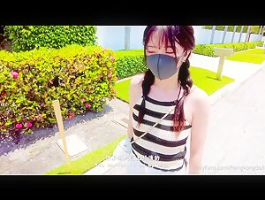 最新火爆香港网红玩偶姐姐▌HongKongDoll▌吃饭场所的公共厕所 淫水超湿 爆肏后入极品无毛嫩穴