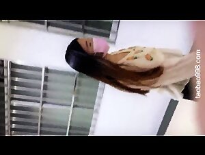 医院女厕全景偷拍走路很骚气的高跟少妇