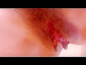 漂亮美眉 上位骑乘全自动 把小哥哥没几下就搞出了货 无套内射