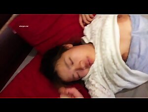 迷奸露脸嫩腳黄毛，翻眼，打力各种玩弄