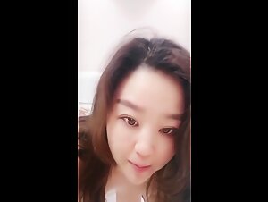 漂亮熟女大姐3P老腊肉小鲜肉 啊啊妹妹好舒服 小哥哥你好猛就这样捻着我奶子用力 啊啊你好棒 被操奶子哗哗骚话不停