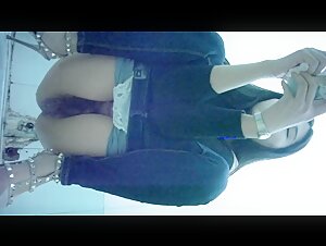 商场女厕全景偷拍几位御姐的极品美鲍