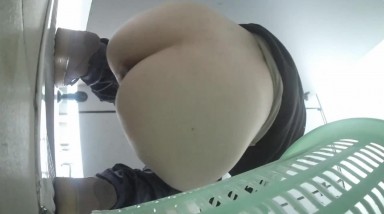 4K超清原版全景后拍学生妹合集 连续拍到3个妹子一起来尿尿