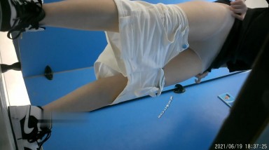 极品全景厕拍（靓妹馒头一线天）偷拍到几个高颜值美女嘘嘘、美娇娘、白富美2K高清版