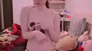 裸贷借贷宝系列国庆节最新流出带眼镜的小美女粉嫩的乳头