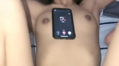 一边和男朋友操逼，一边和备胎打电话，听着这对话太虐了，唉……