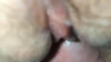 高中初恋女友 那时的你清纯傻白甜 但终究成了别人的新娘 而我虽是她的第一个男人却也成过路人 很难插入