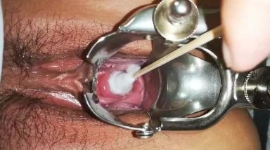 高清观看子宫内壁，给妻子护理护理生病的阴穴。媳妇：你瞅啥呢我看看！