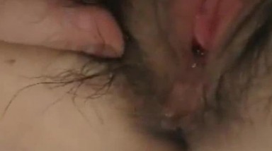 操小美眉 想要爸爸吗 想 爸爸不拍脸好吗 逼毛超级茂盛 还没操淫水已泛滥