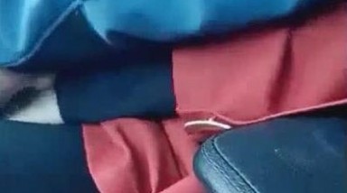 真实乱伦带教师大姨子去车震，不远处还有农民伯伯在放羊