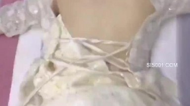 伴娘喝多了 让我送回家 没有忍住 无套内射了 事后会不会找我操回来啊 期待 小穴真紧