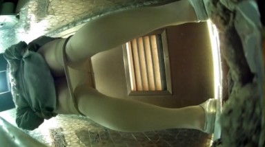 魔手外购夜总会KTV女厕后拍 喝多了的醉酒大长腿美女B门大敞菊花洞开水花四溅