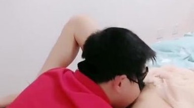 刘婷演绎刚睡醒就被入室色狼扑倒强上