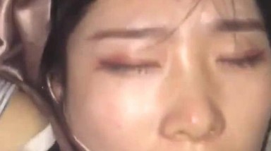 漂亮少妇 人美逼嫩 就这样被无情的无套迷操了 可惜了