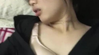 最接地气的良家少妇自拍 不要拍我脸 亲亲 看着老公 看老公操你 大姐表情很真实 毛旺逼肥