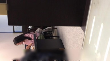 TWTP『老麦学生妹专辑』系列 牛人大神偷拍餐厅、商场、机动车少女嘘嘘 近距离欣赏美鲍