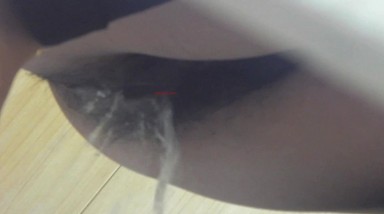 大神潜入商场女厕 一下子进来多位漂亮的小姐姐 都不知道拍哪个好了