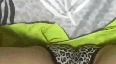 海神侄子爆肏嫂子7.0 糖衣炮弹哄嫂子再肏肥鲍 尝试开发后庭太紧了 嫂子高潮好几回直呼受不了