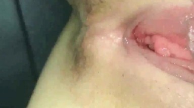 分享海角兄妹乱伦大神想操自己的妹妹热销新作 来点刺激的和（大学二年级）妹妹车震