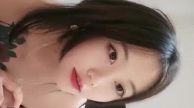 自稱是大學生清純妹子和炮友啪啪,10點宿舍就要關門,幹完趕緊收拾衣服走人