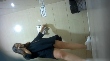 商场女厕近距离偷窥几个小姐姐的小嫩B 无水原版