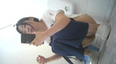 科技楼女厕蹲守 百里挑一极品粉嫩无毛白虎馒头逼