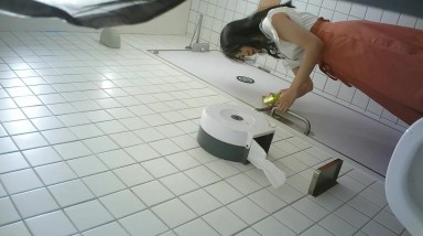 9月新奶茶店女厕全景后拍 长裙女神半蹲着撅起大白屁股尿尿 好饱满的鲍鱼