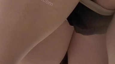 小县城女厕 厕拍再遇高颜值小姐姐连拍她两次