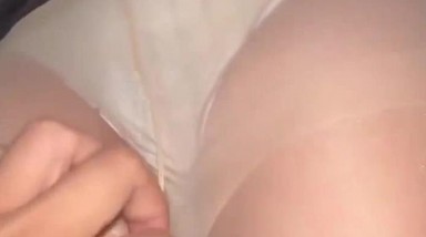 贵在真实【亲姐弟乱伦一个多月纪实】姐姐长期单身，身材好 还喜欢穿黑丝，在KTV喝醉 弟弟趁机摸逼强上