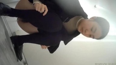 科技园女厕厕拍格子裙黑打底清纯小美女 两片湿滑的红嫩唇缝看着馋人 - 亚色影库->