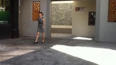 女厕厕拍女销售 人那么瘦B却那么肥，更牛的是拉的屎巨粗无比，B里流出来的是白带还是精液啊