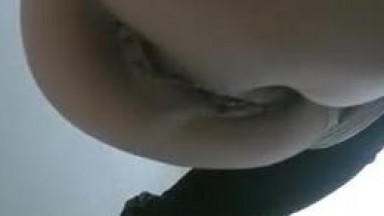 良家少妇大屁股篇！坑神刁钻角度厕拍特写多位少妇方便 太好看了2