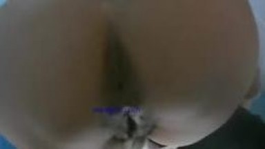 国内厕拍大神潜入纸箱厂女厕后拍女工尿尿 白大褂美女少妇的嫩穴宛如少女大根插入一定很爽