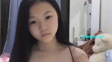 00後 高 一 女 生 和 男 友 鬧 分 手   自 拍 裸 照 視 頻 被 男 友 曝 光   BB非 常 的 嫩