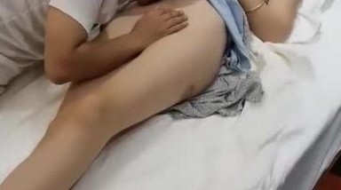 【 會 所 培 訓 師 】 今 日 新 到 女 神 ， 蘇 州 妹 子 ， 前 凸 後 翹 ， 極 品 尤 物 ， 調 情 啪 啪 撒 尿 ， 激 情 四 射 全 程 高 能